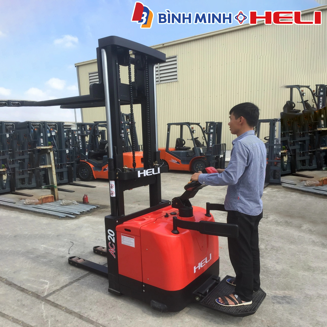 Xe nâng tay điện đứng lái Heli