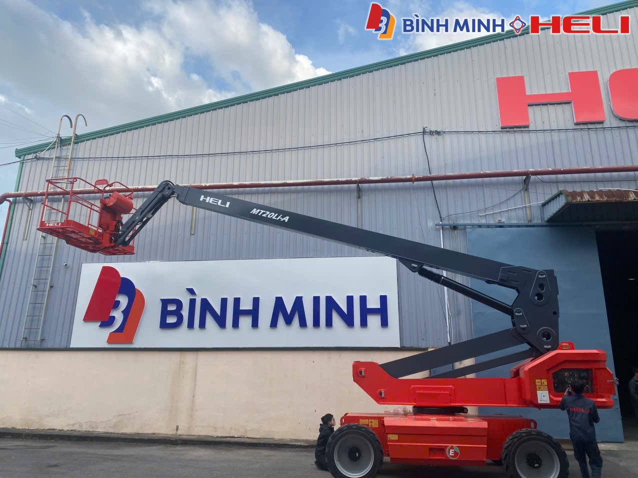 Xe nâng người boomlift Heli